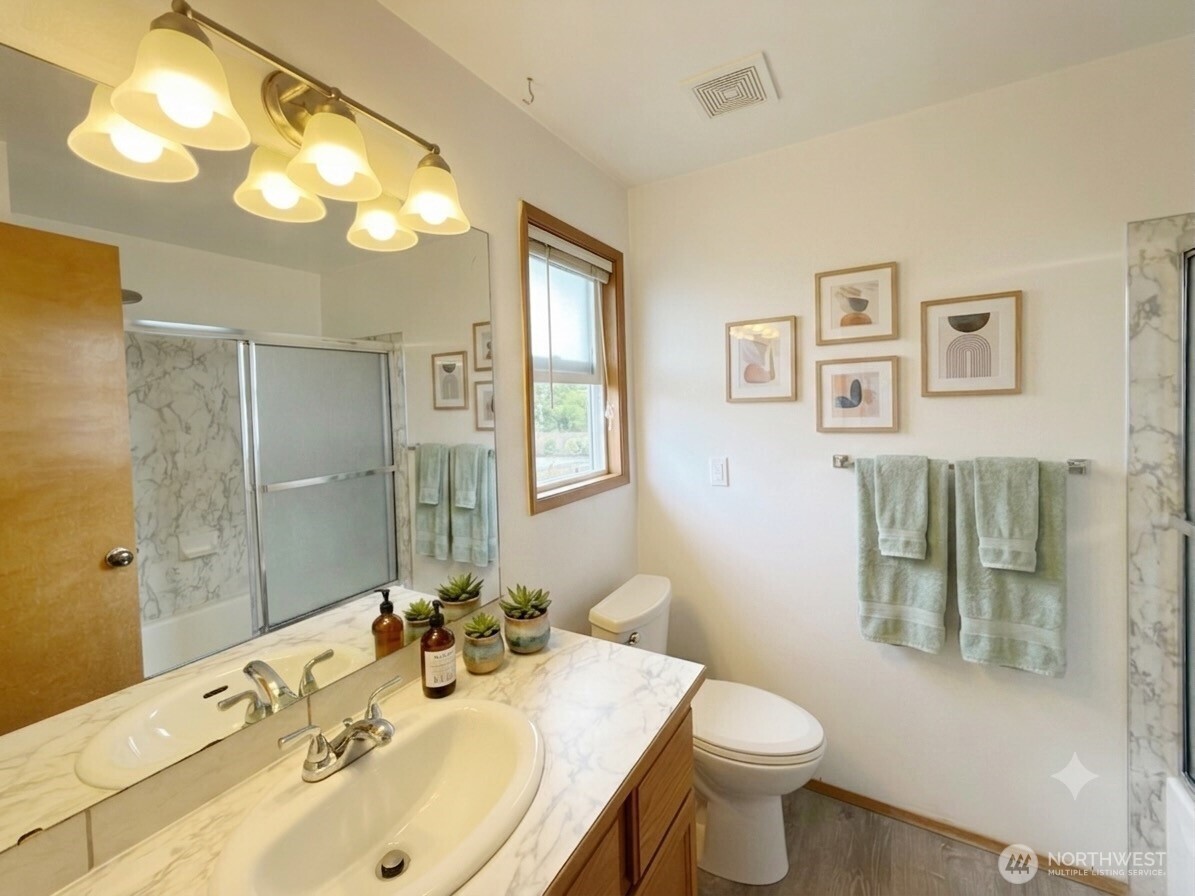 2539 S Graham Property Photo 15