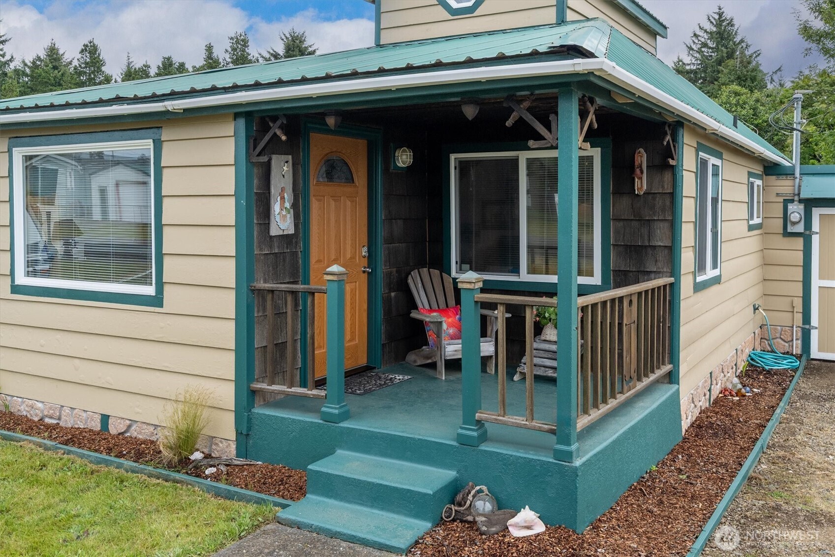 26202 R Street Property Photo 4