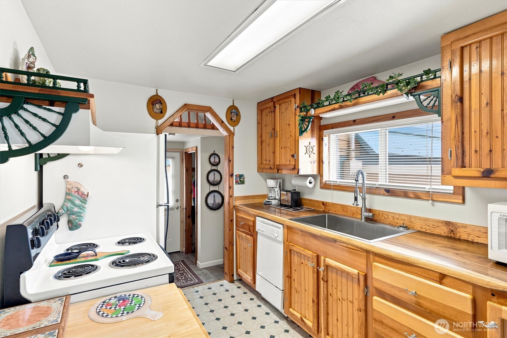 26202 R Street Property Photo 18