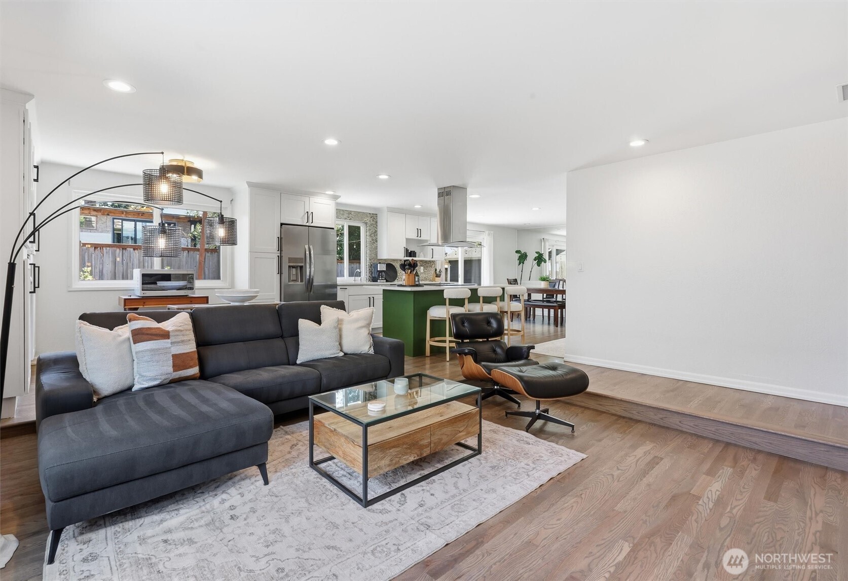15305 47th Place Property Photo 4