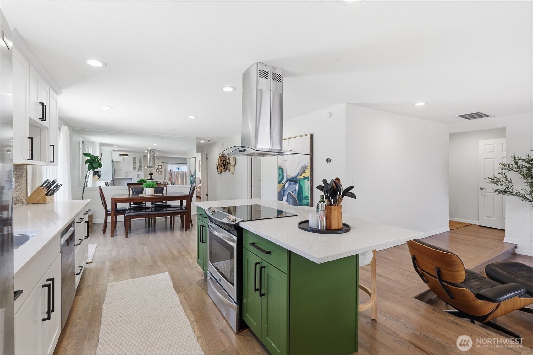 15305 47th Place Property Photo 9