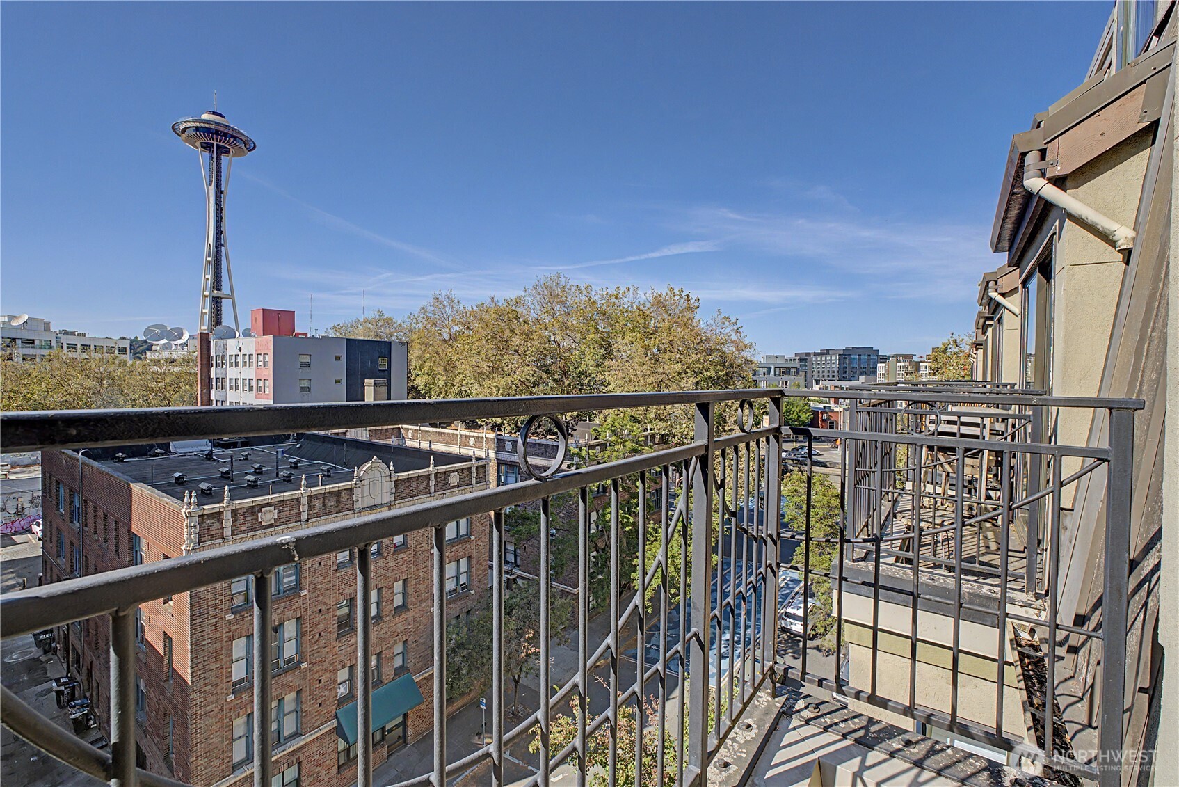 425 Vine Street 701 Property Photo 10