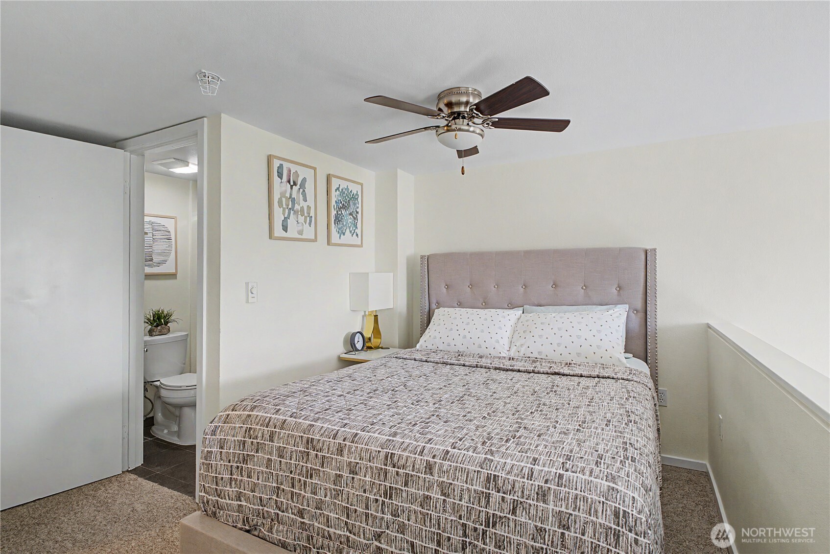 425 Vine Street 701 Property Photo 14
