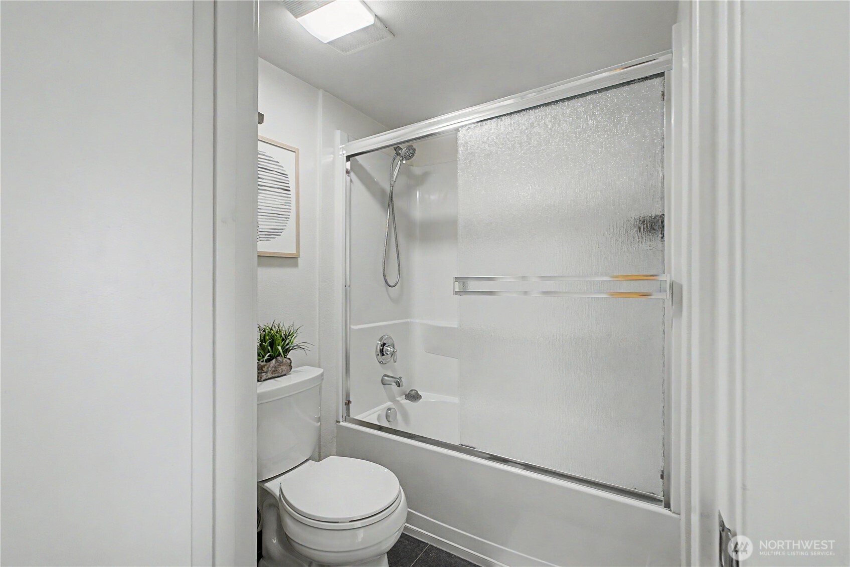 425 Vine Street 701 Property Photo 15
