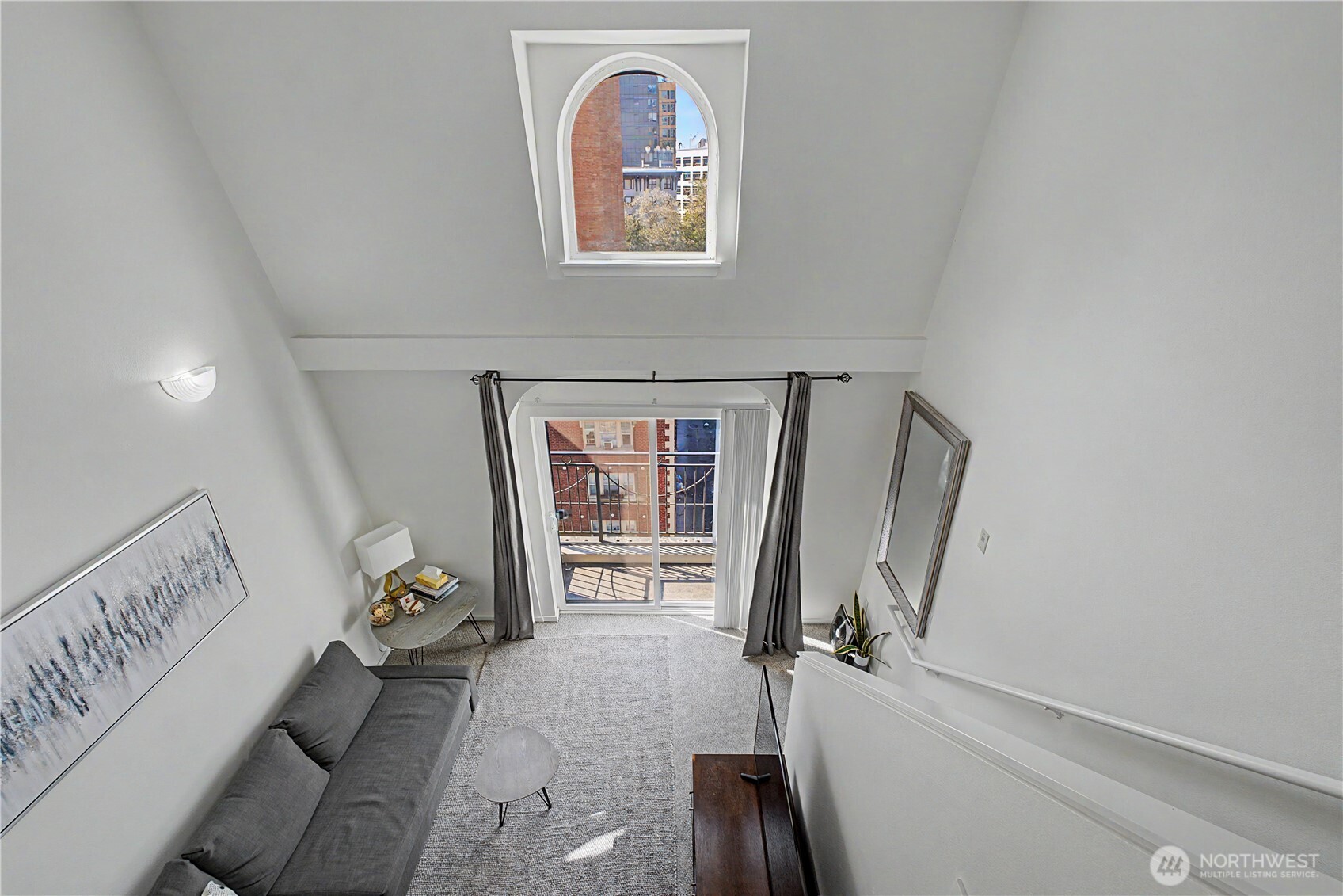 425 Vine Street 701 Property Photo 19
