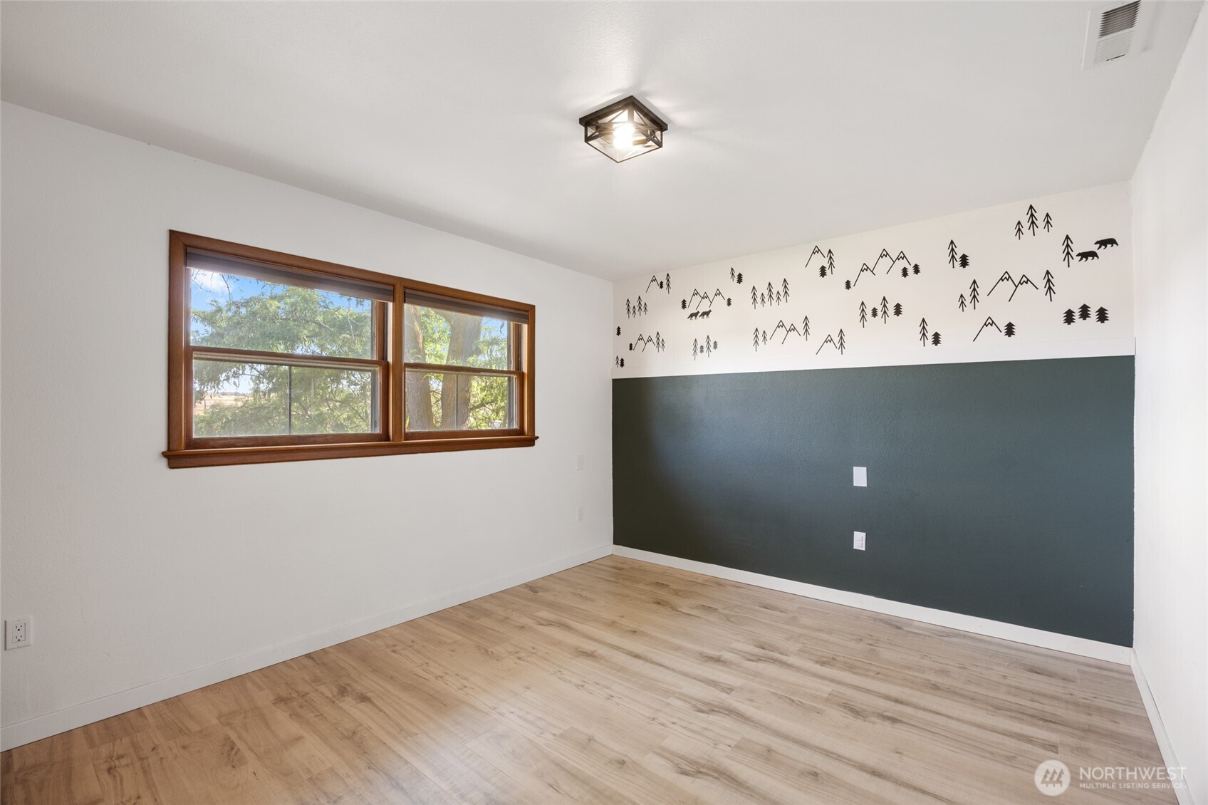 204 E 6th Street Property Photo 16