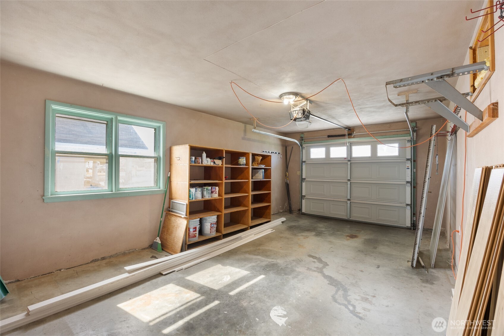 204 E 6th Street Property Photo 18