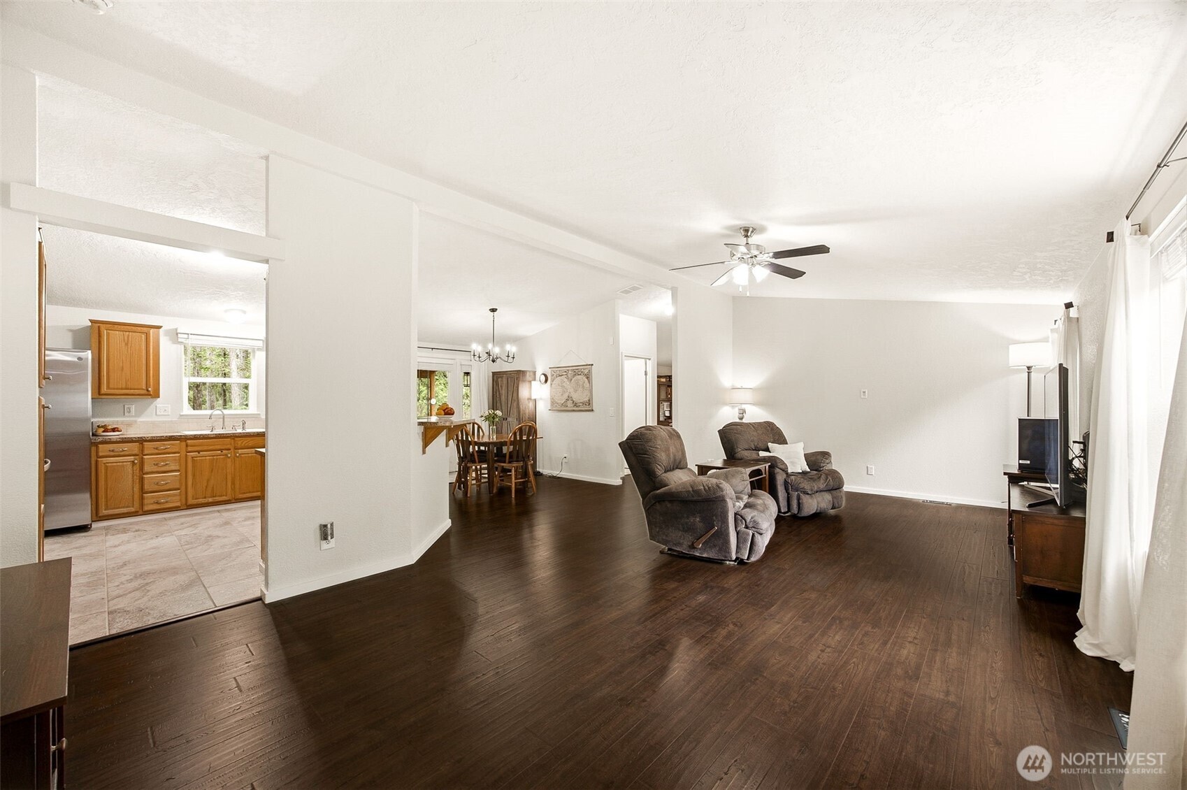 90 N Hamma Hamma Drive Property Photo 2
