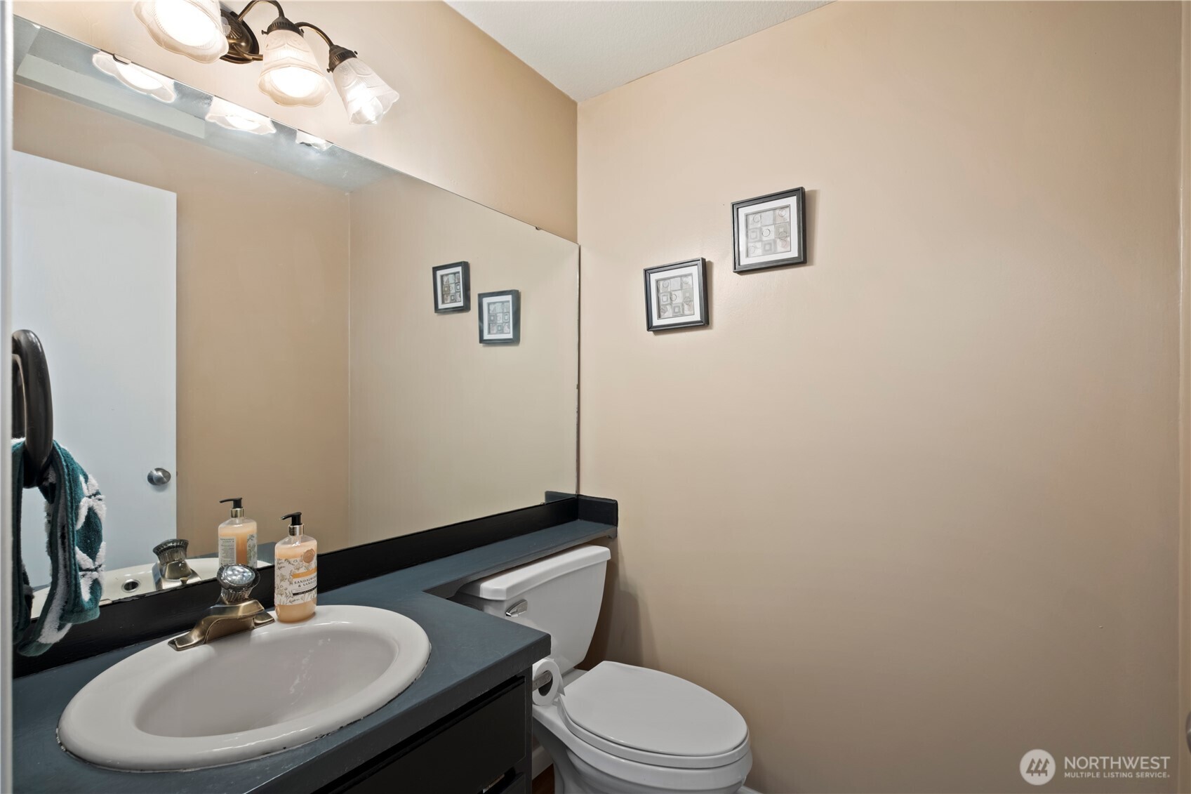 8906 10th Drive Property Photo 5
