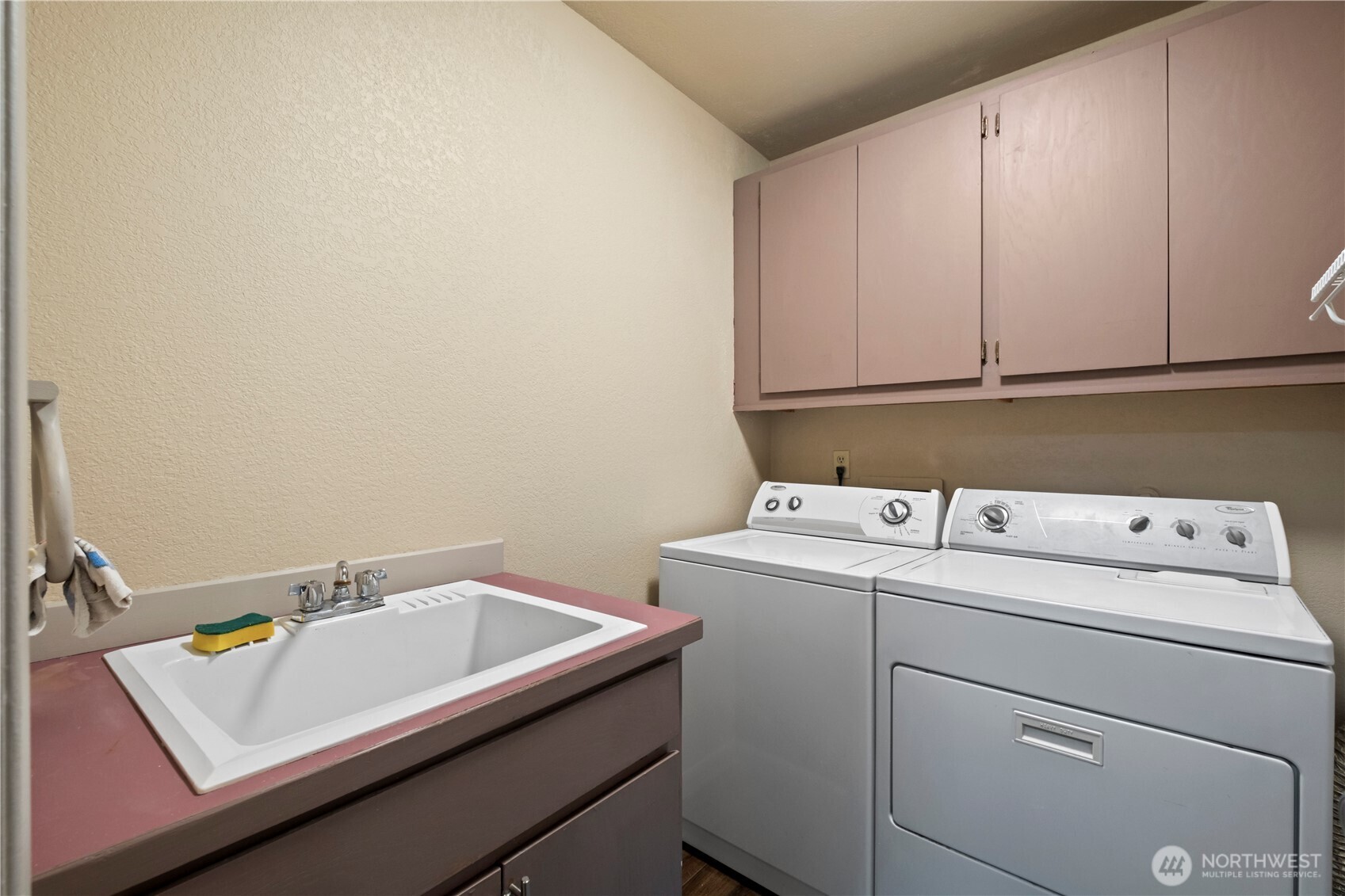 8906 10th Drive Property Photo 11