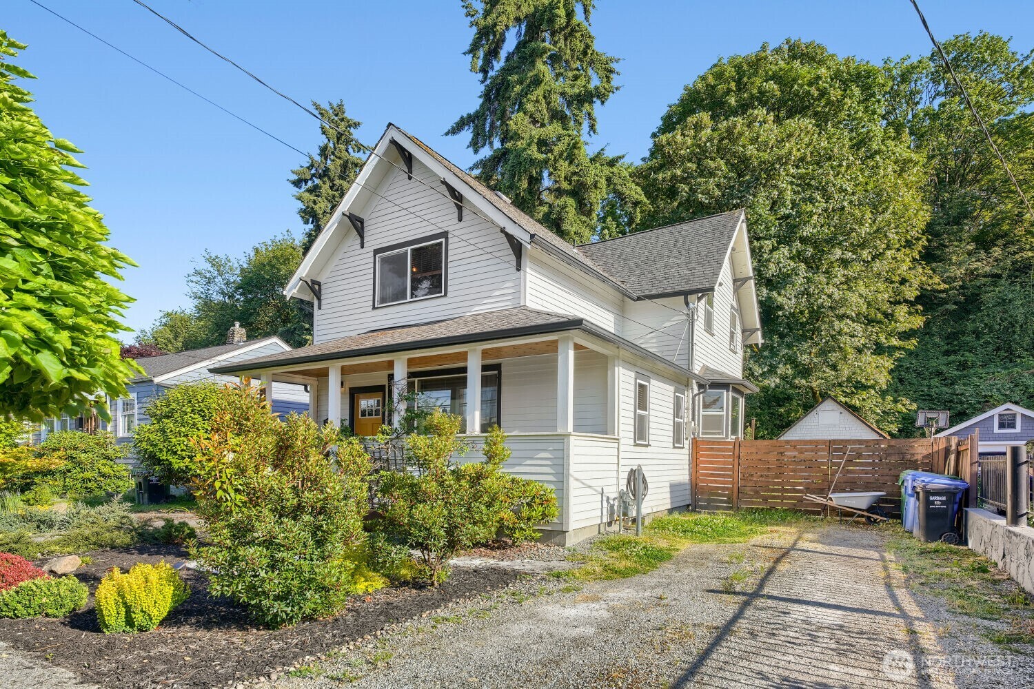1025 S Donovan Street Property Photo 2