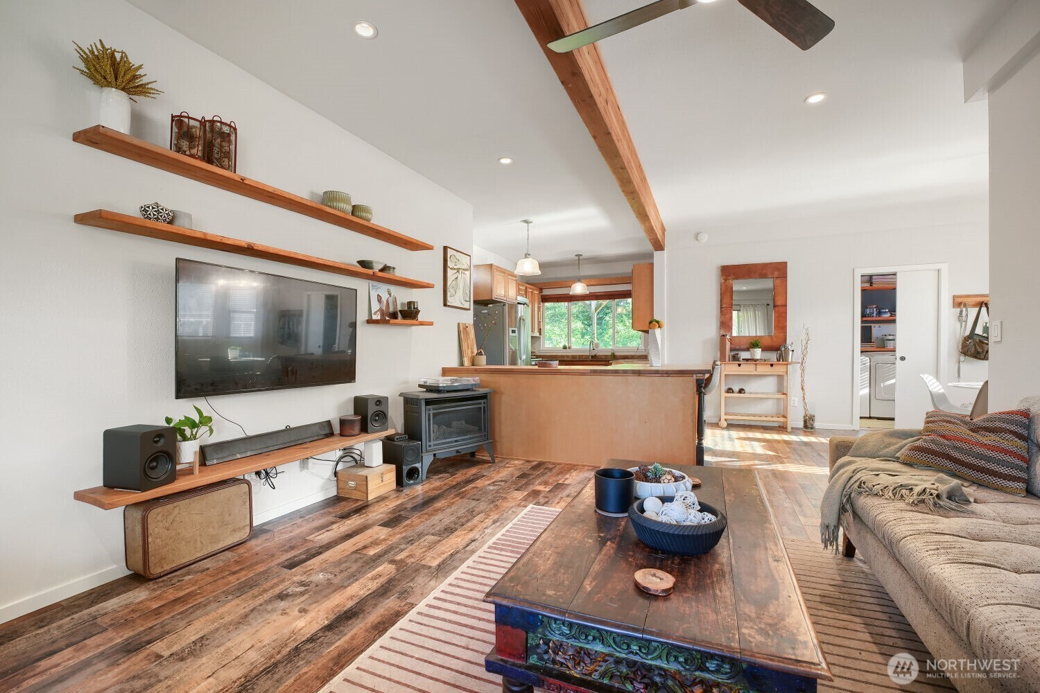 1025 S Donovan Street Property Photo 6
