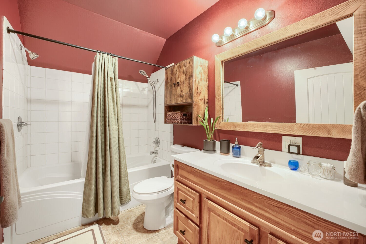 1025 S Donovan Street Property Photo 16