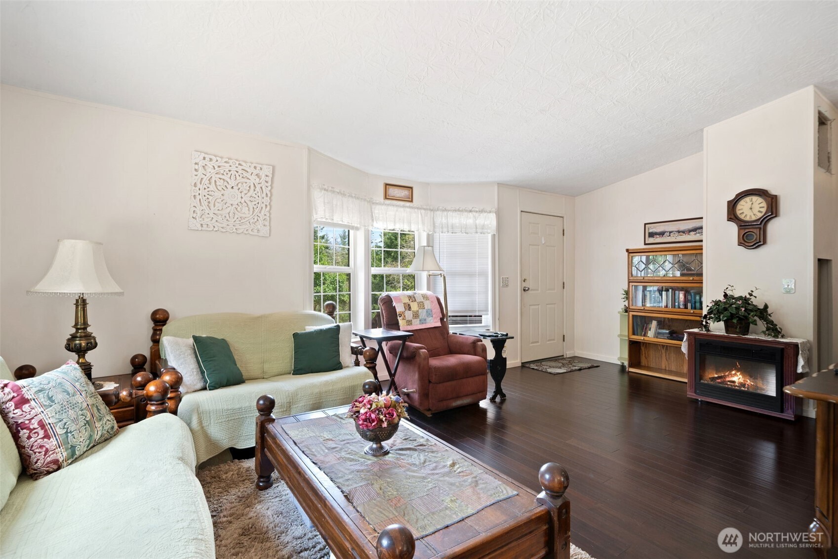60 E Crimson Peak Road Property Photo 3