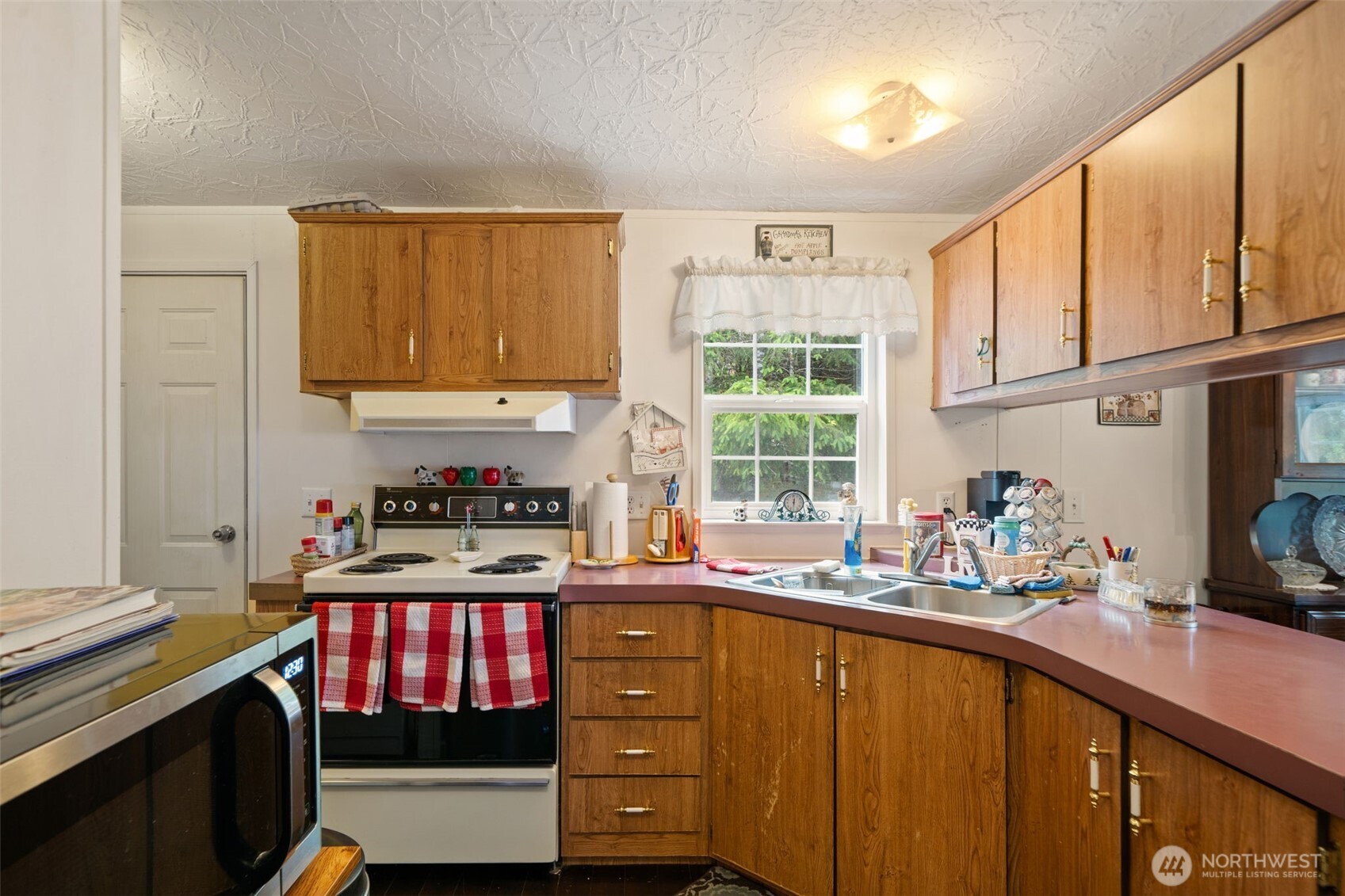 60 E Crimson Peak Road Property Photo 7