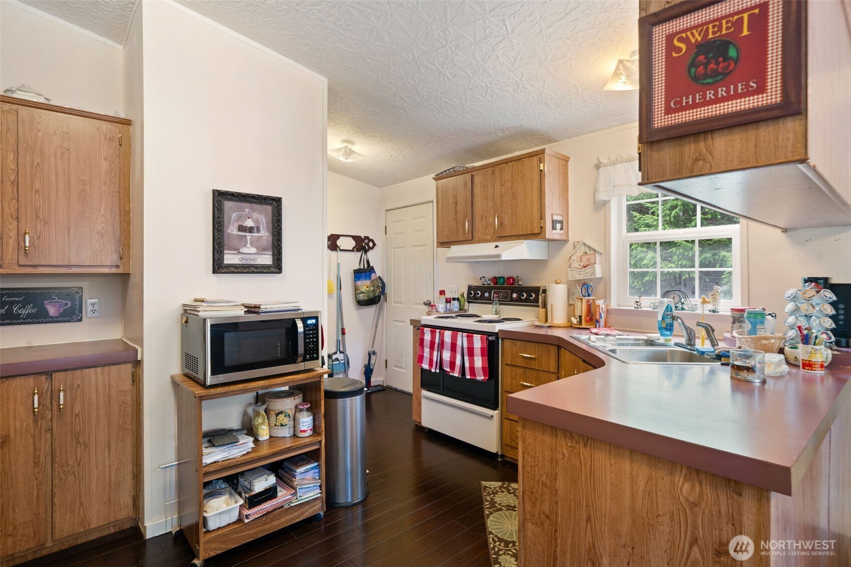 60 E Crimson Peak Road Property Photo 8