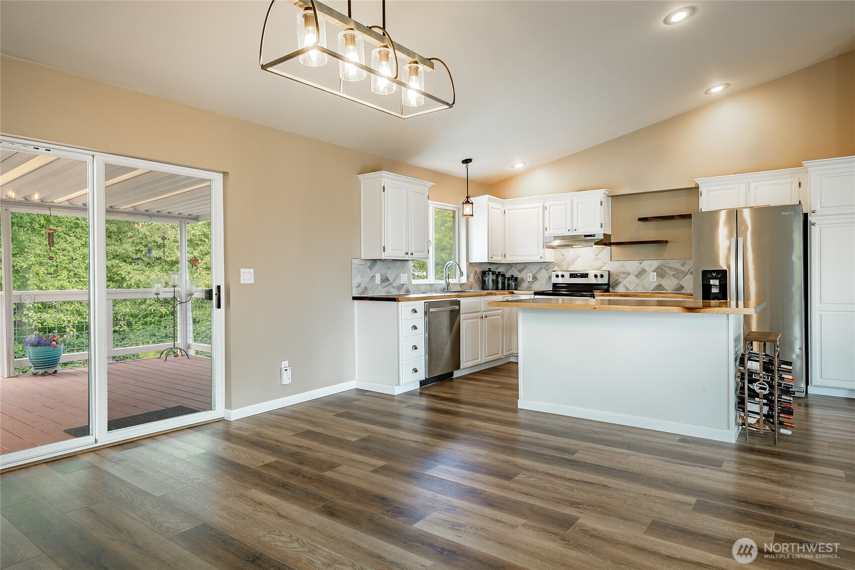 8209 Comox Road Property Photo 7