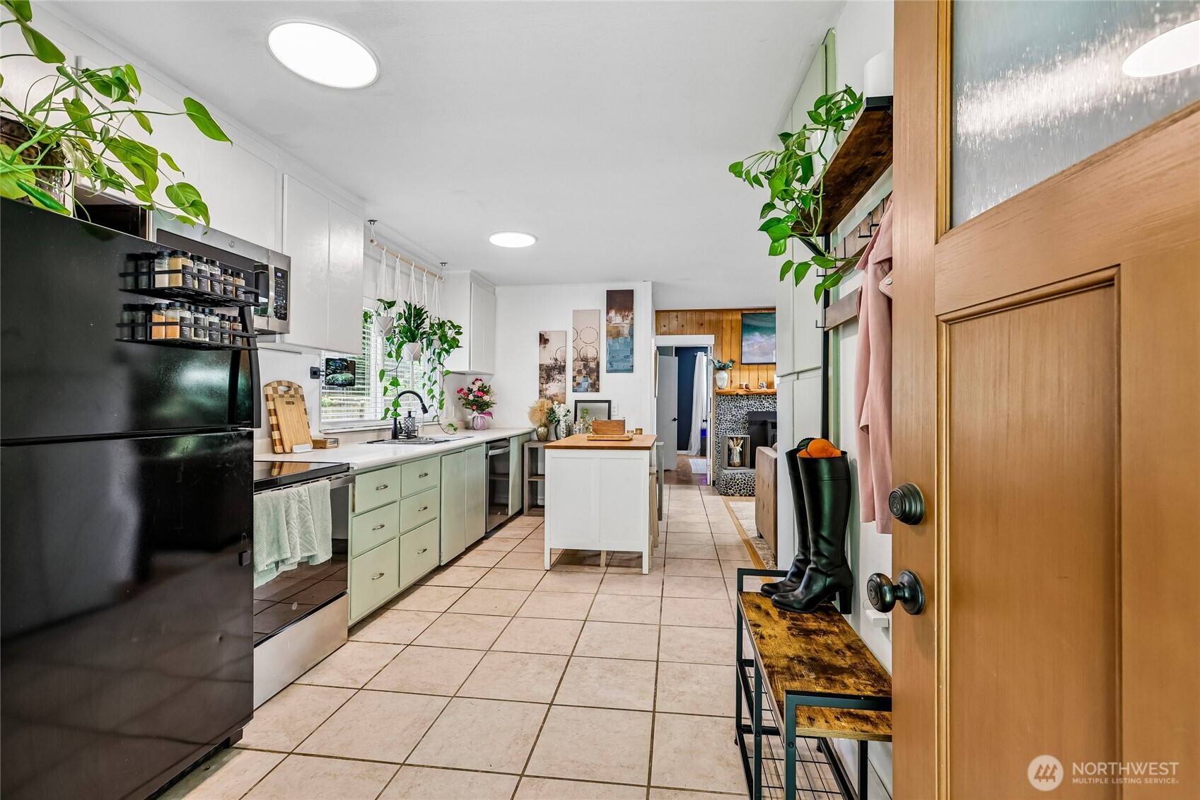 6026 Scherrer Road Property Photo 6