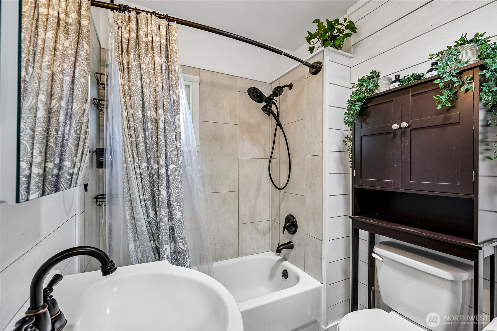 6026 Scherrer Road Property Photo 11