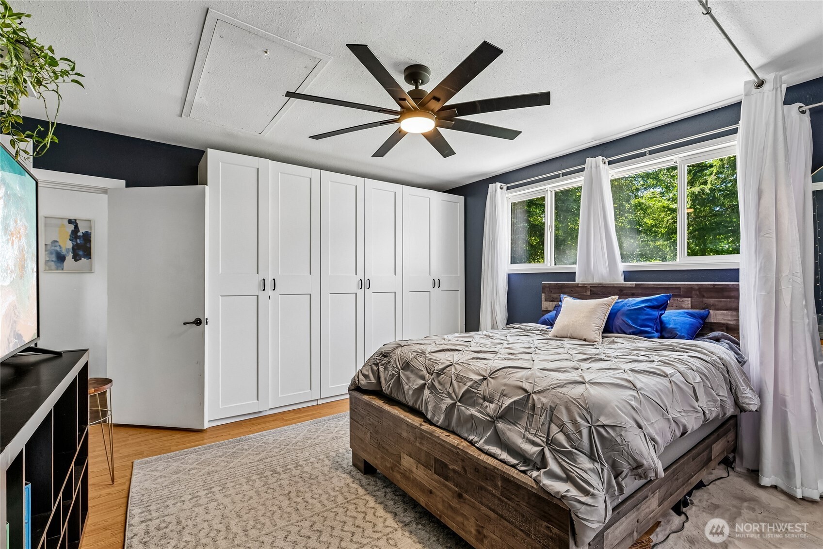 6026 Scherrer Road Property Photo 13