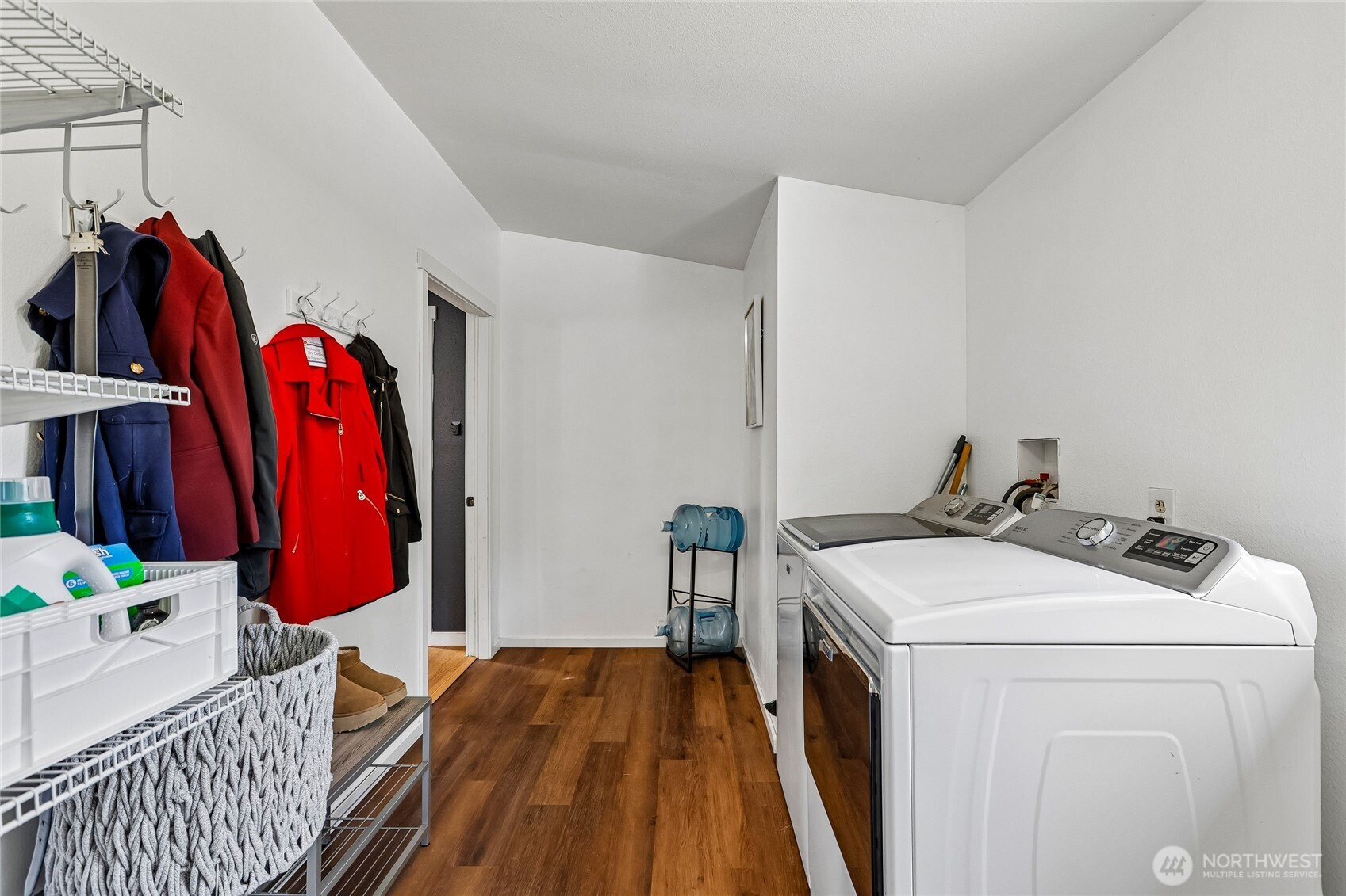 6026 Scherrer Road Property Photo 17