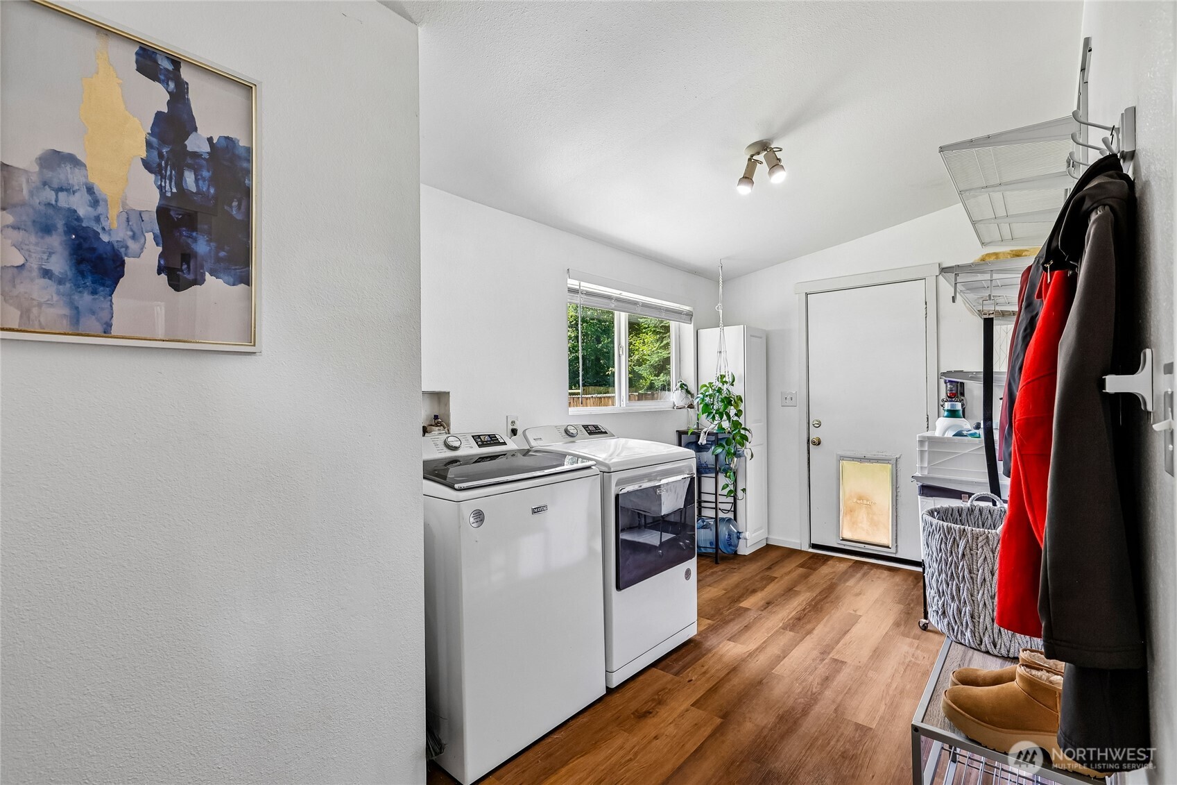 6026 Scherrer Road Property Photo 18
