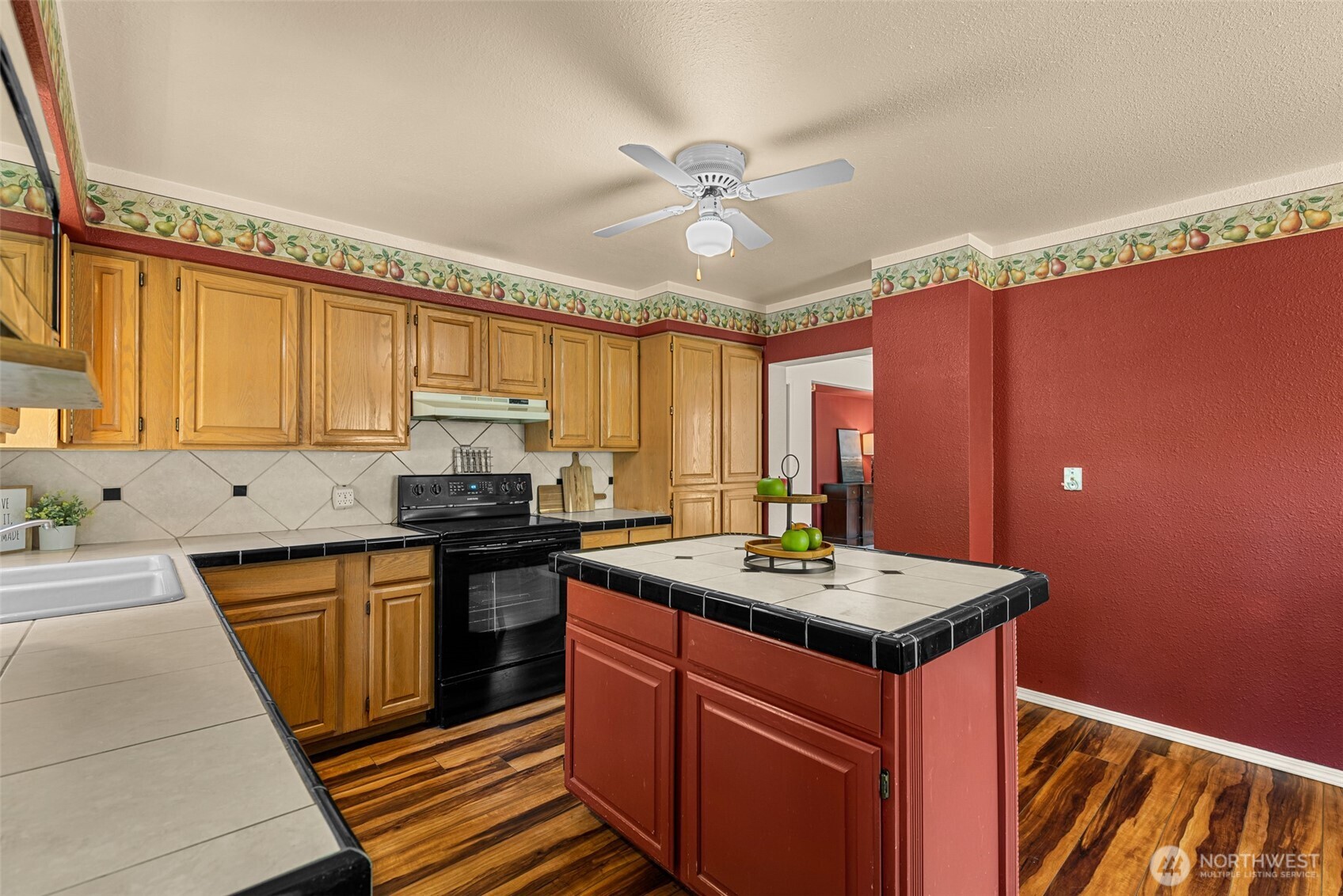 3 Summercreek Place Property Photo 13