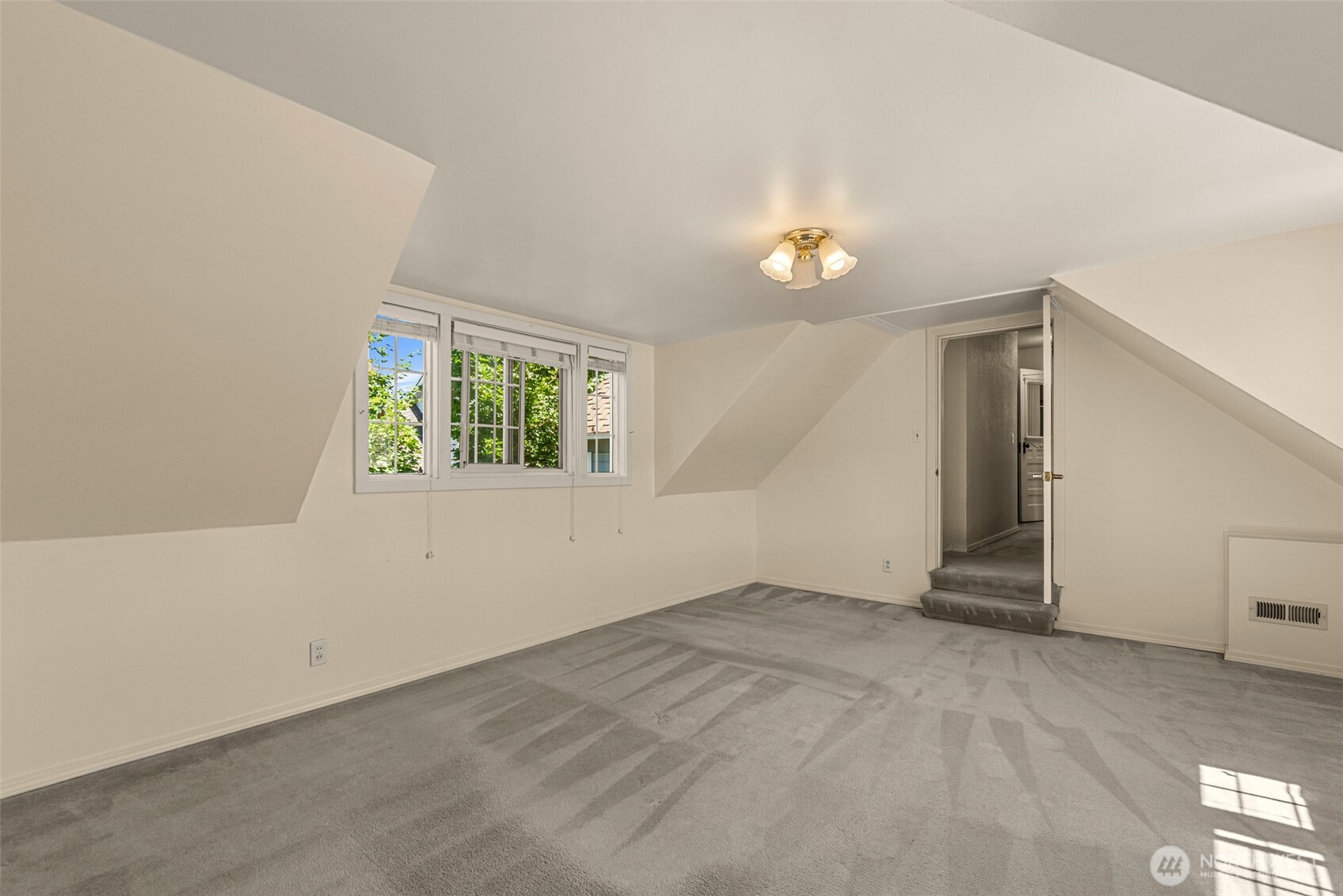 3 Summercreek Place Property Photo 20