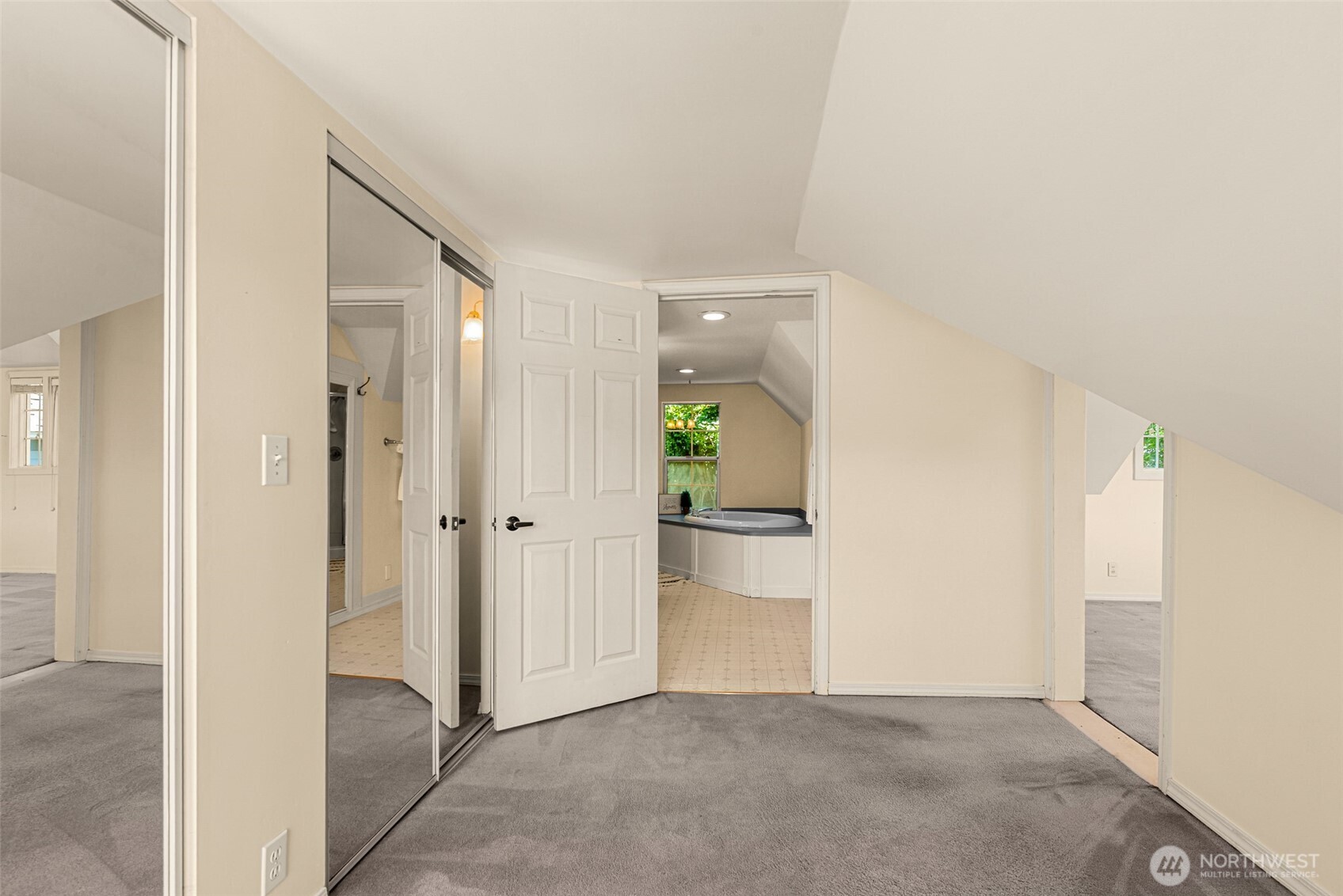 3 Summercreek Place Property Photo 24