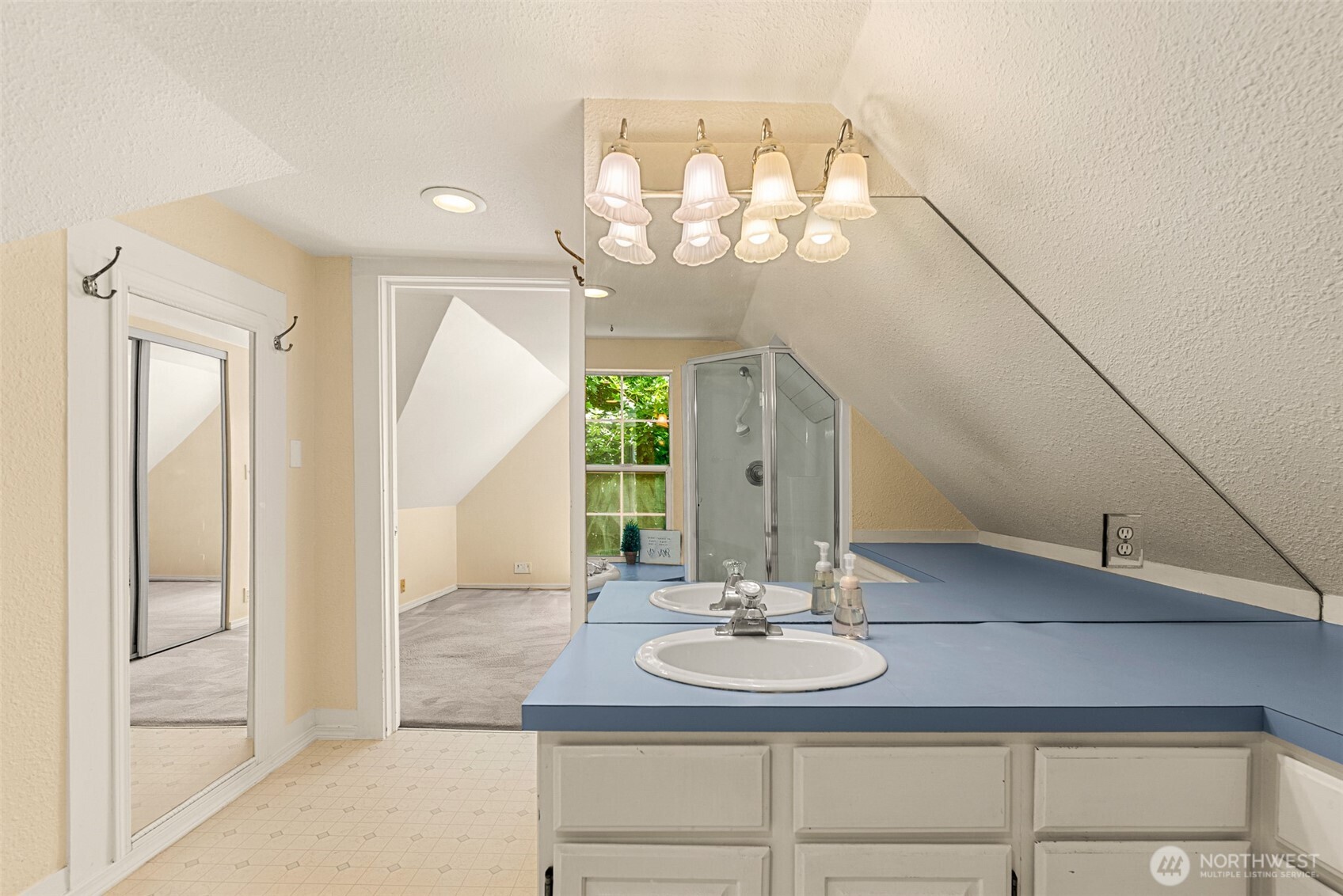 3 Summercreek Place Property Photo 26