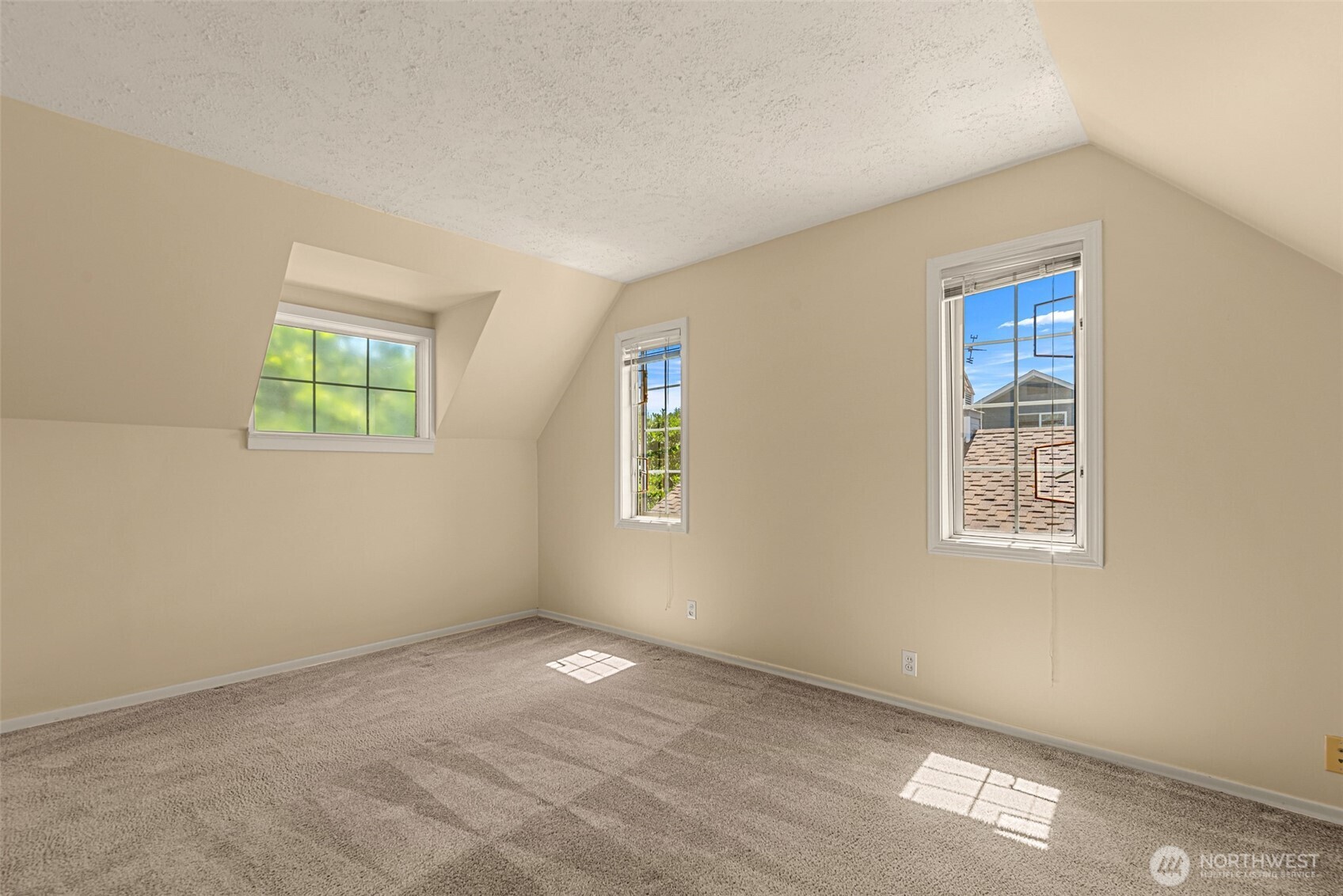 3 Summercreek Place Property Photo 30