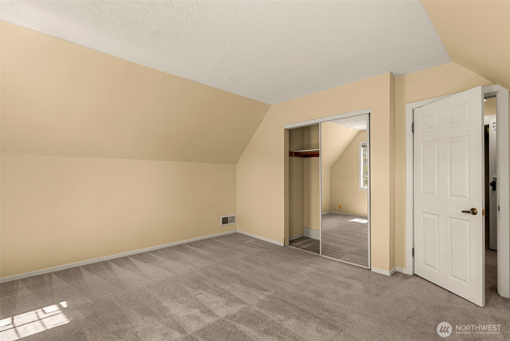 3 Summercreek Place Property Photo 31