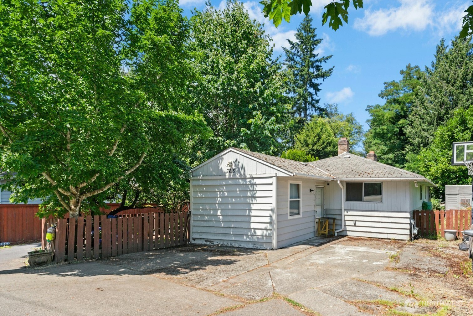 7218 NE 155th Street Property Photo 1