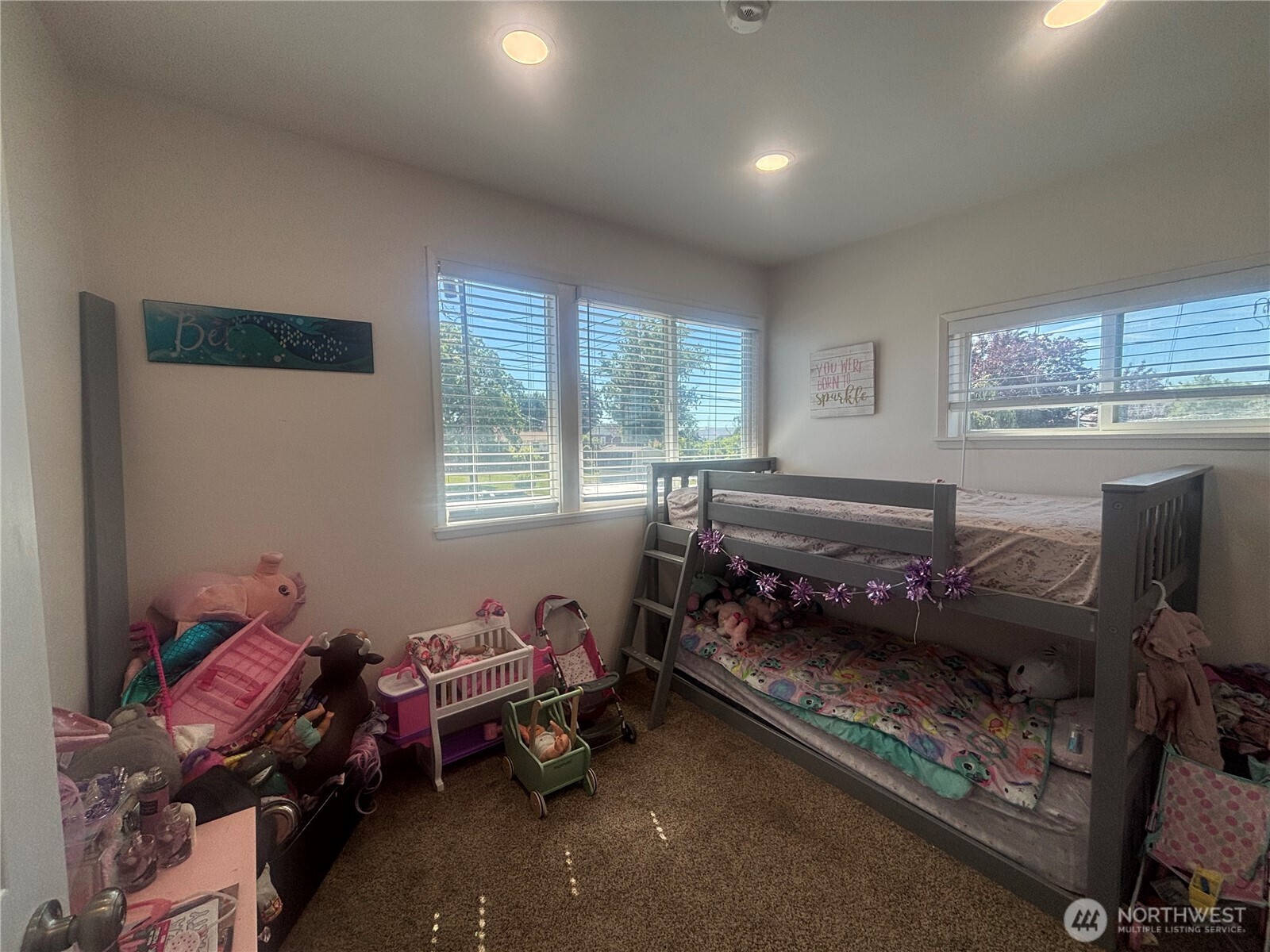 610 S 71st Avenue Property Photo 5