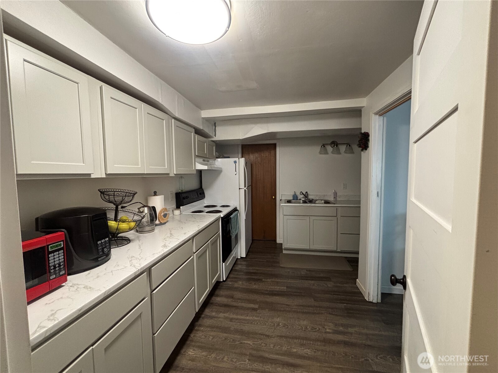 610 S 71st Avenue Property Photo 13