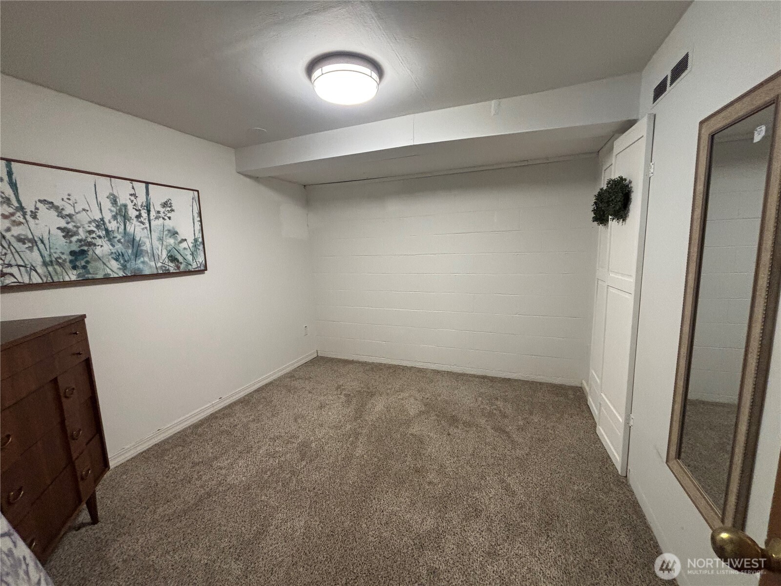 610 S 71st Avenue Property Photo 14