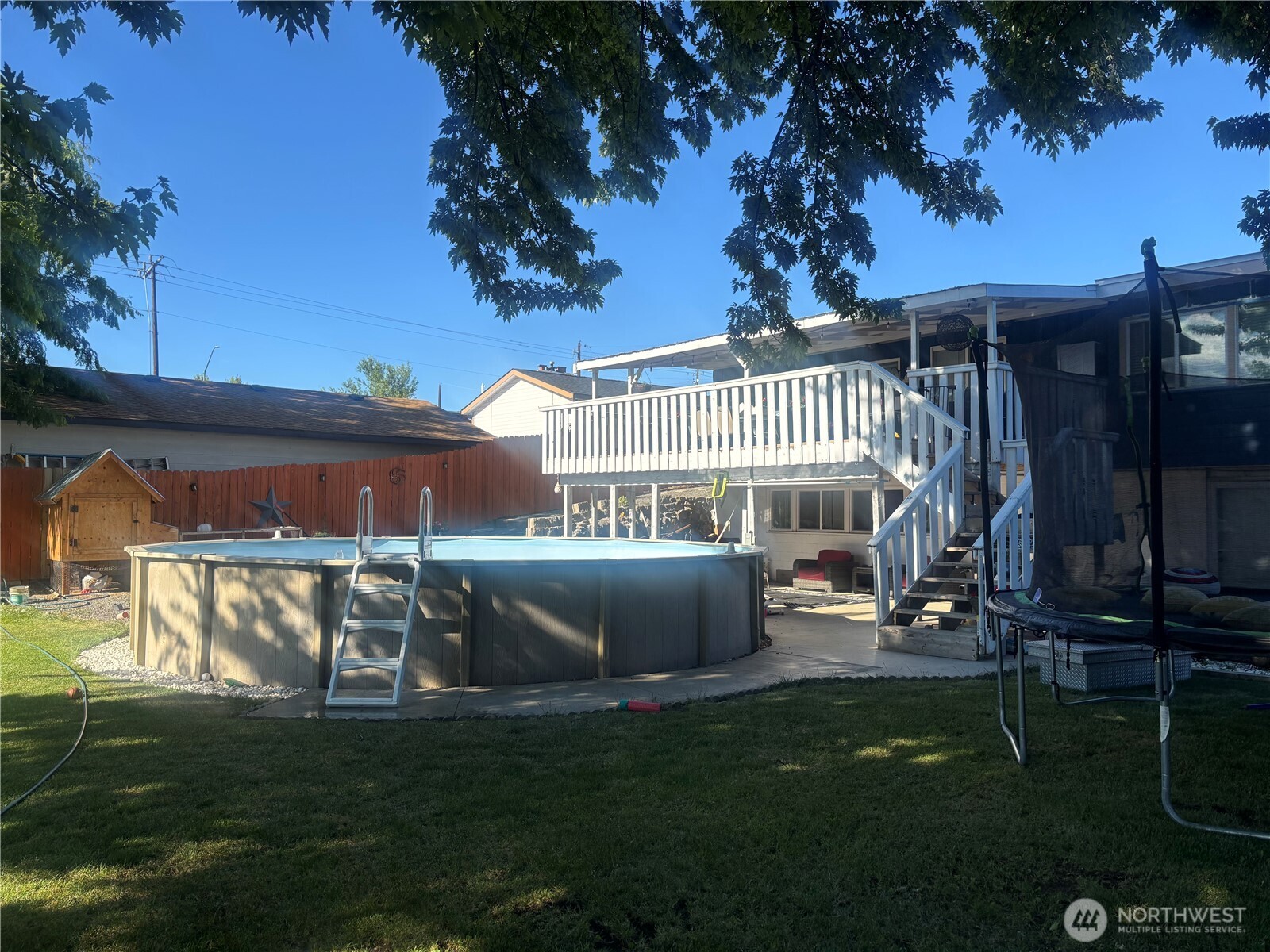 610 S 71st Avenue Property Photo 15