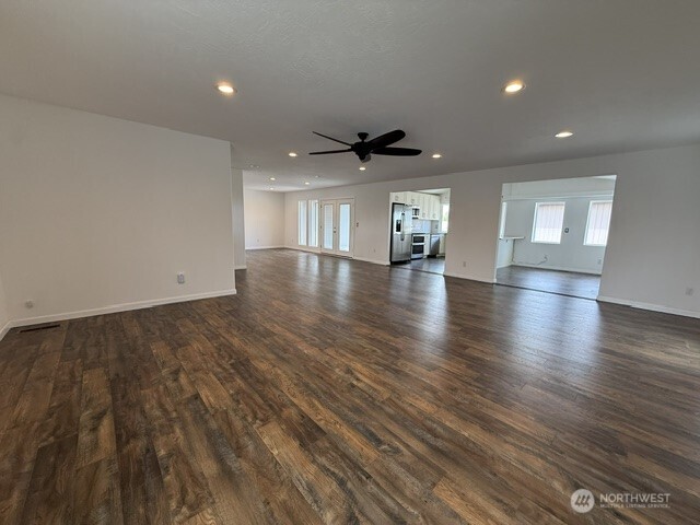 10946 Ne 5.2 Road Property Photo 4