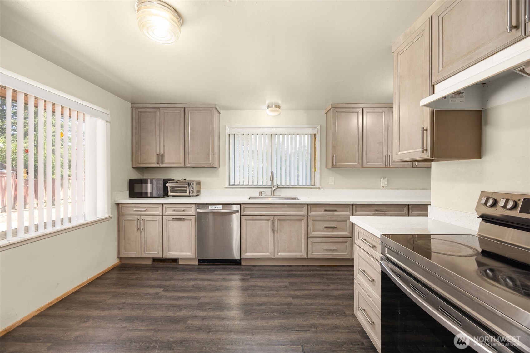 24608 Marine View Drive Property Photo 6