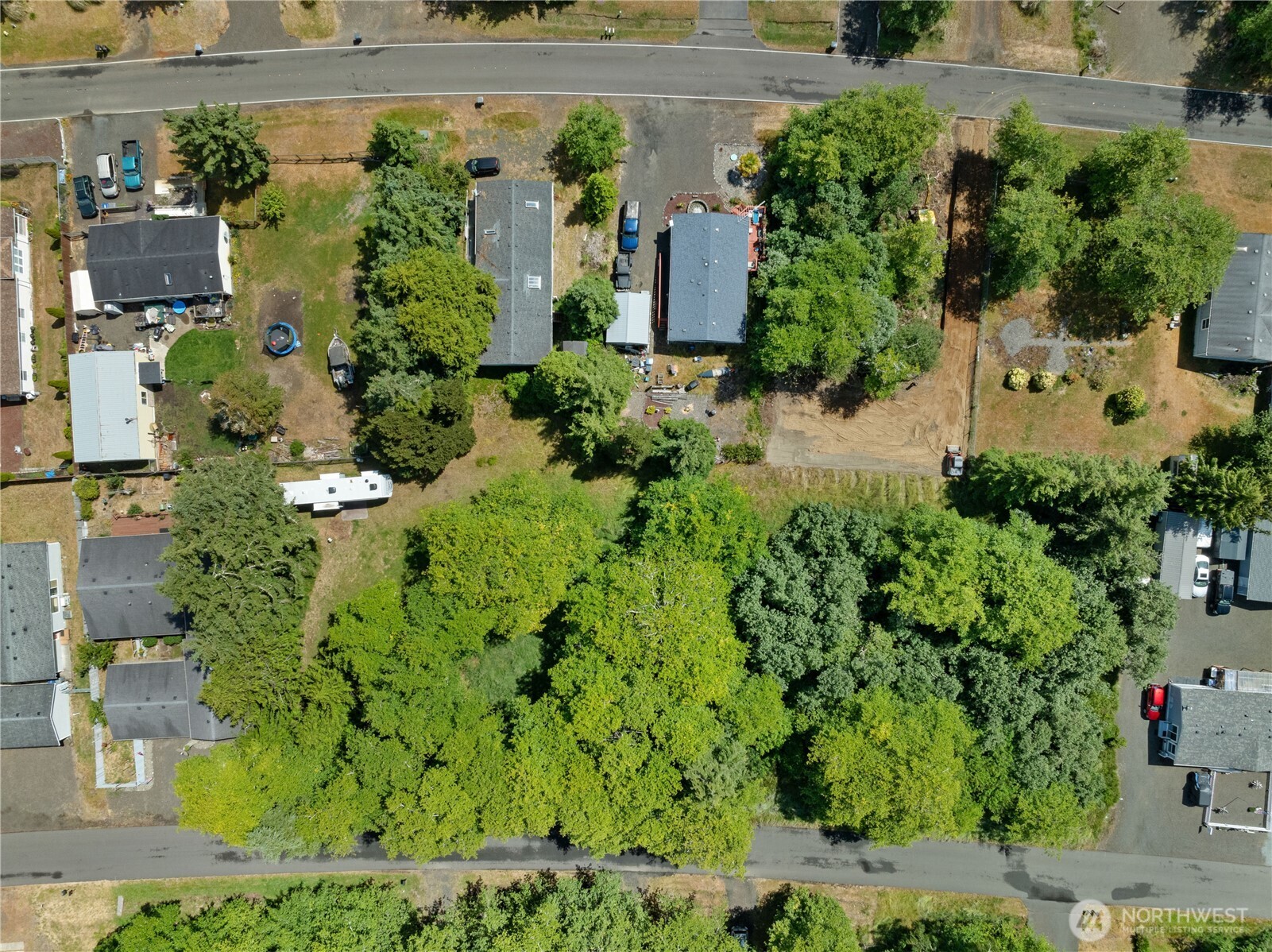 576 Chenois Avenue Property Photo 1
