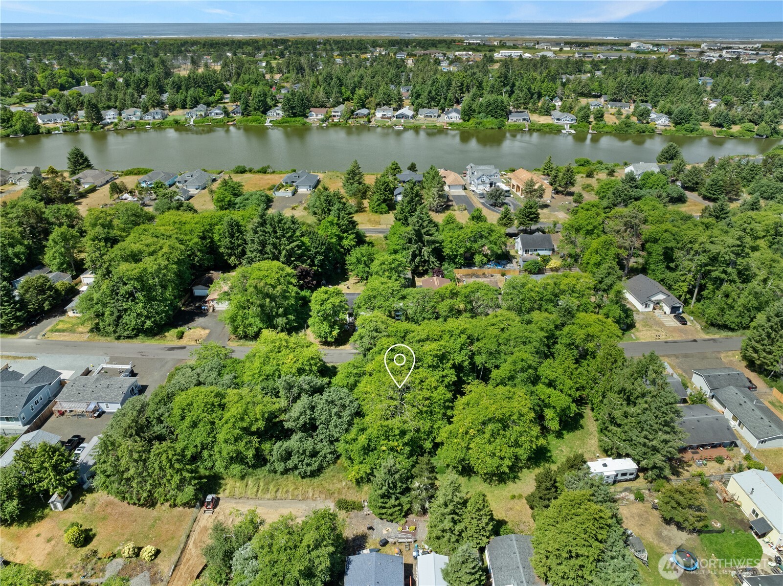 576 Chenois Avenue Property Photo 7