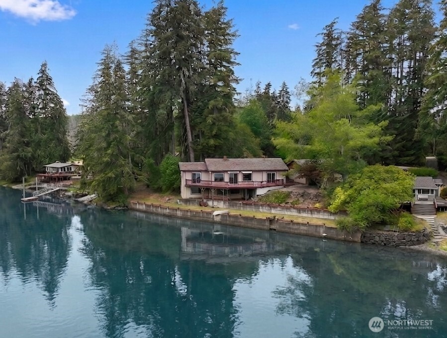 5470 E Grapeview Loop Road Property Photo 1