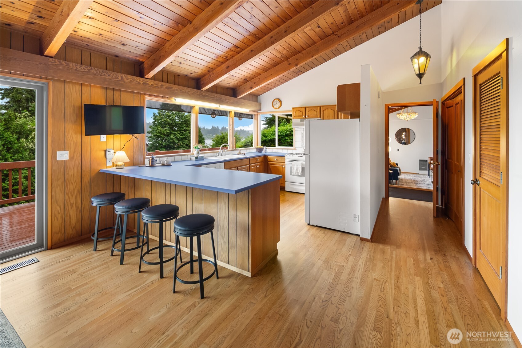 22516 100th Place Property Photo 10