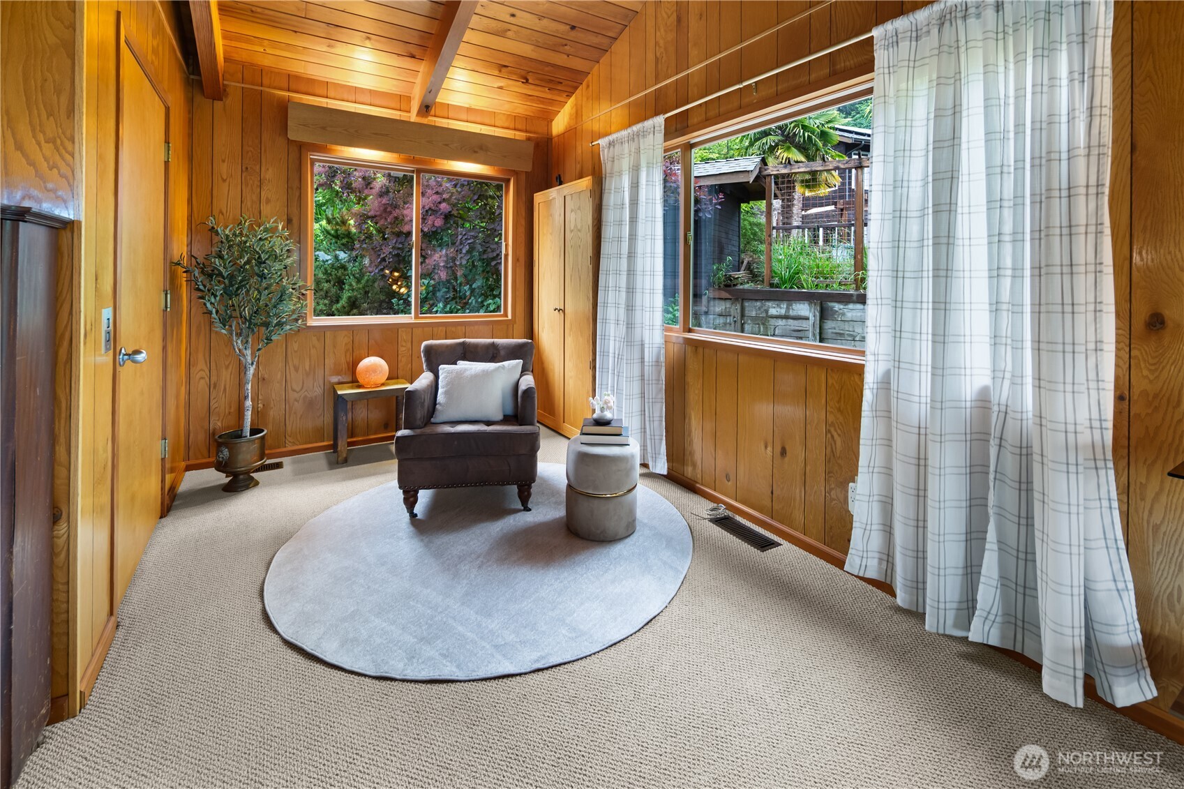 22516 100th Place Property Photo 18