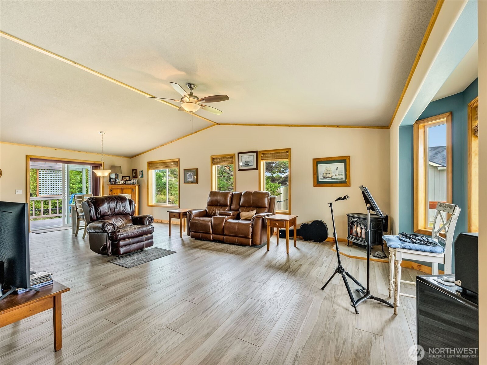 30406 H Street Property Photo 3