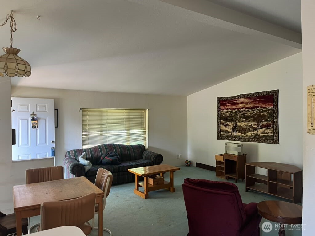 140 W Spruce Street Property Photo 4