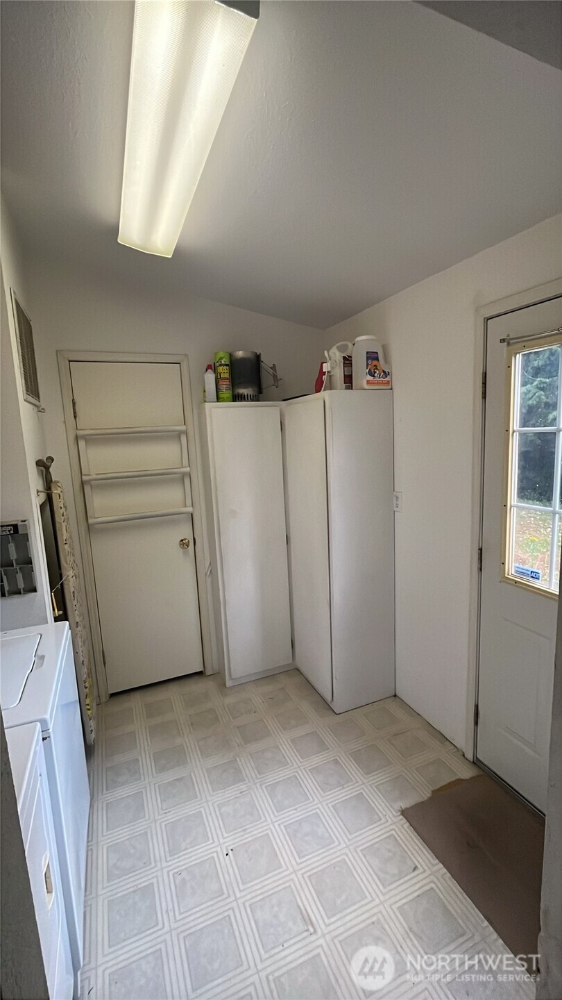 140 W Spruce Street Property Photo 17