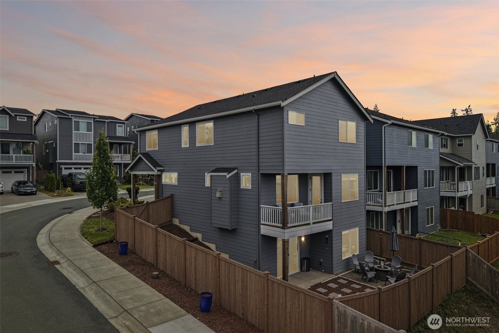 8797 68th Place Property Photo 3