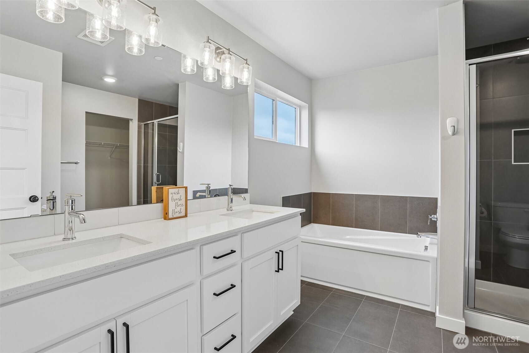 8797 68th Place Property Photo 28