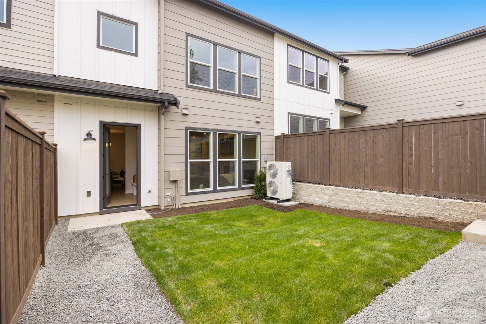434 222nd Place Property Photo 4